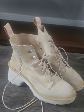 Sorel Women’s Lace-Up Platform Boots in Beige
